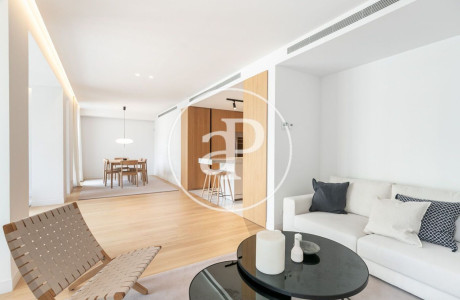 Apartment for sale in Calle Ausias Marc, Barcelona thumbnail 1