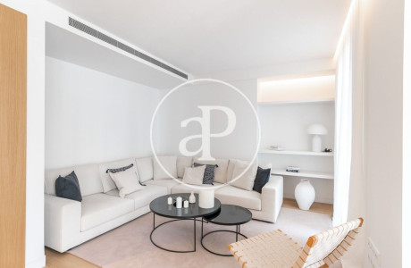 Apartment for sale in Calle Ausias Marc, Barcelona thumbnail 2