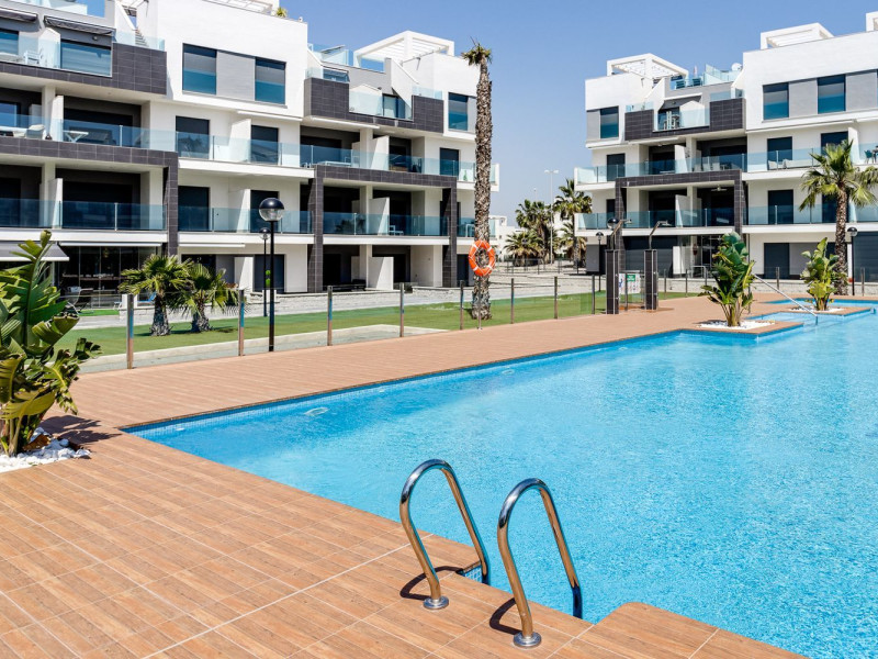 Oasis Beach XV