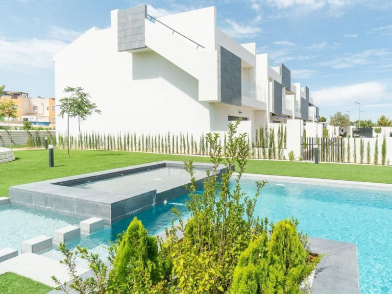 Obra nueva Balcón de la Laguna en Torrevieja (Revista) photo 3