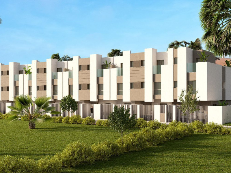 Venta de chalet adosado en  Calle José Sánchez Parrado s/n , Estepona photo 3