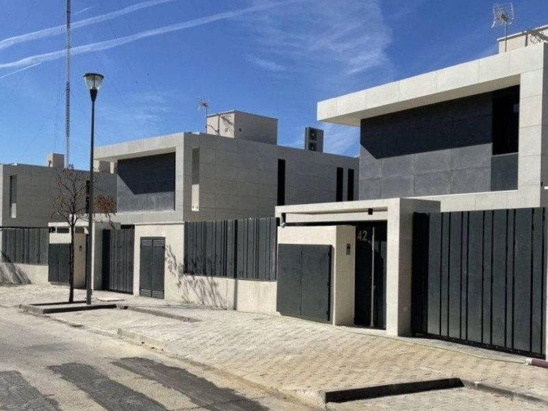 Venta de chalet independiente en Calle Isla de Córcega , 44, Pozuelo de Alarcón
 photo 2