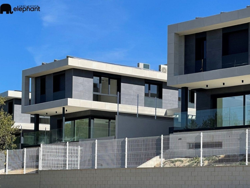 Venta de chalet independiente en Calle Isla de Córcega , 44, Pozuelo de Alarcón
 photo 4