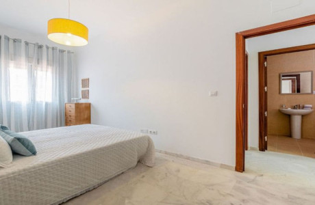 Local en venta en Calle Real de Utrera photo 4