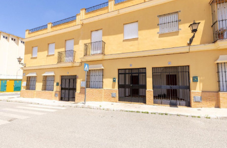Chalet adosado en venta en , Marchena photo 1