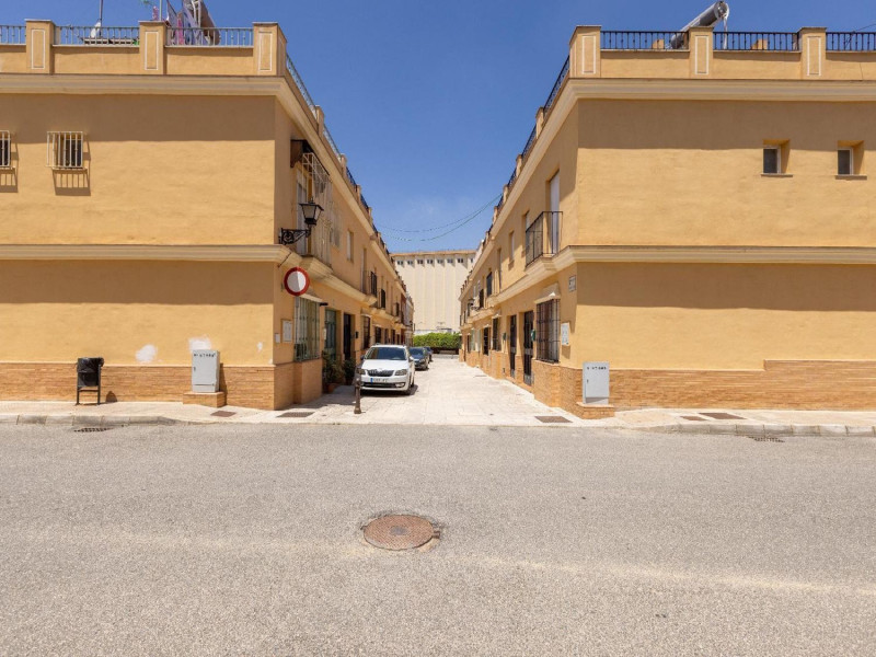 Venta de chalet adosado en , Marchena photo 4