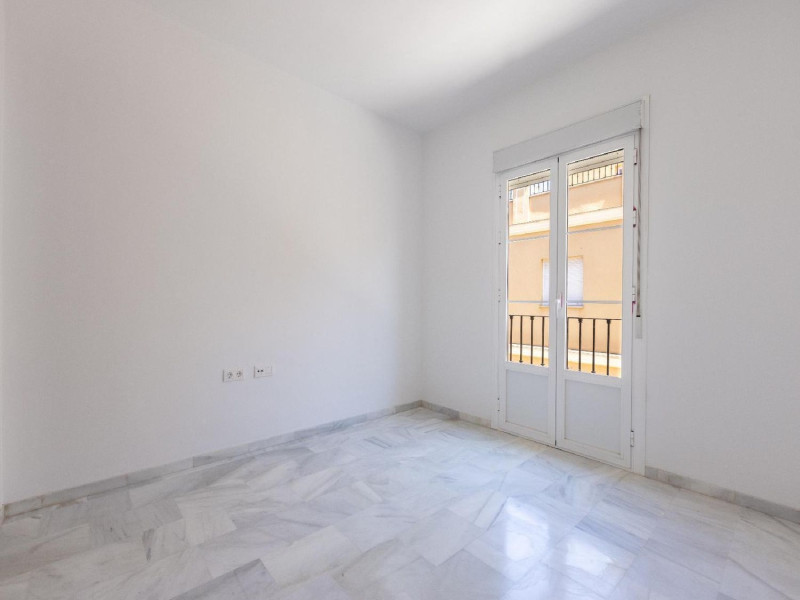 Venta de chalet adosado en , Marchena photo 5