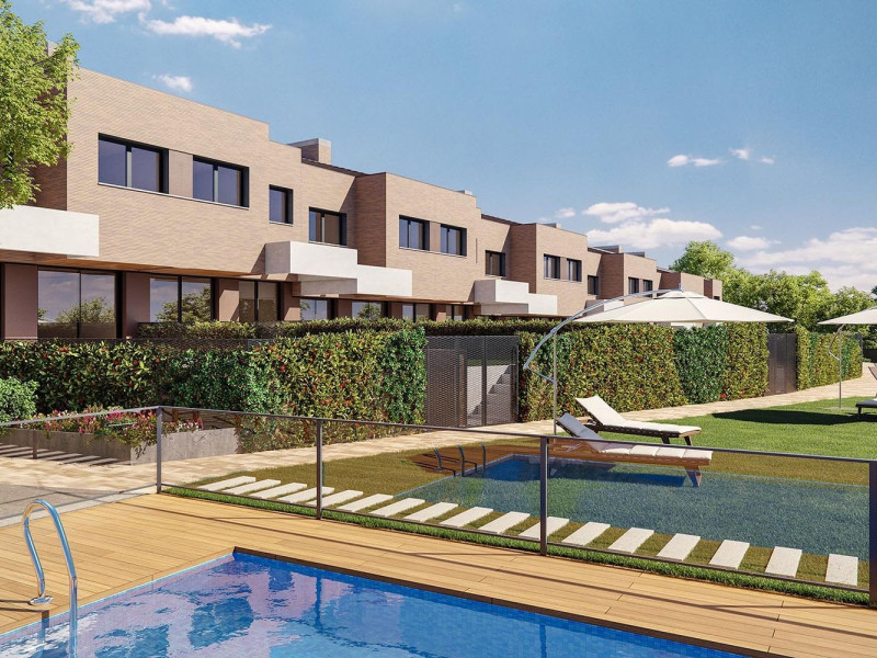 Sale of townhouse in  Calle Tula s/n , Las Rozas de Madrid photo 2