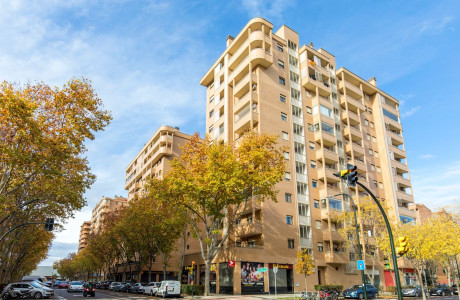 Piso en venta en Calle Cineasta Adolfo Aznar , 9, Zaragoza
thumbnail 1