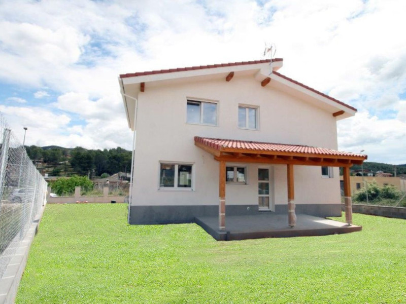 Obra nueva Chalet ecológico Olesa de Bonesvalls en Olesa de Bonesvalls (Revista) photo 3