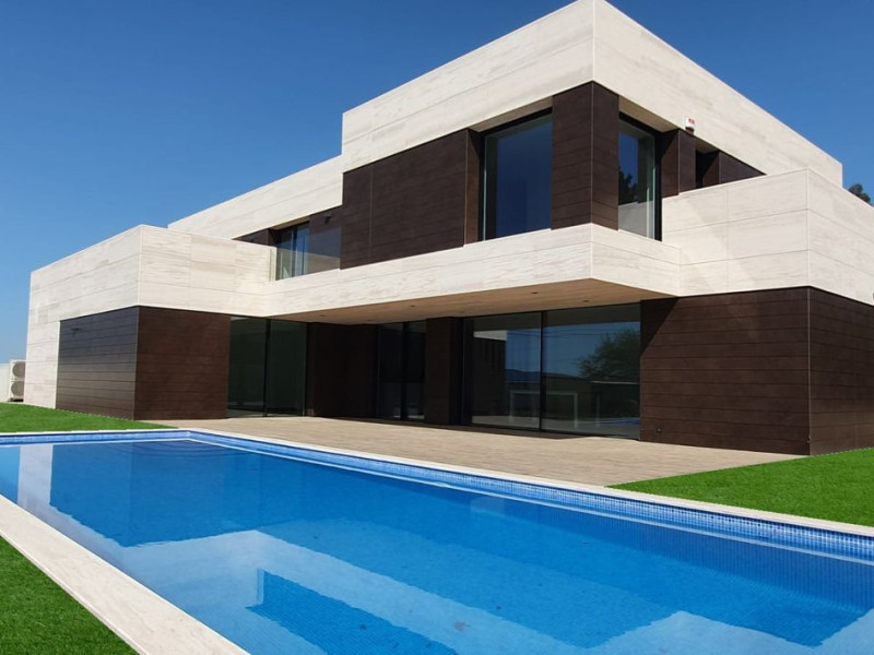 Obra nueva Santa Cruz Diseño Premium Plus en Oleiros (Revista) photo 2