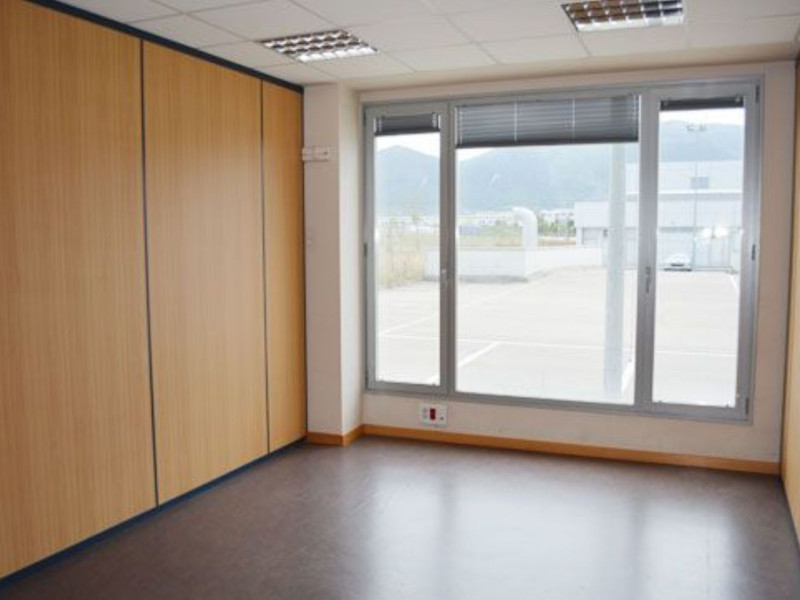 Новостройка Nueva-oficinas Plaza Europa Nº 14 y 15-a в Нои́н (Ва́лле де Эло́рц) photo 4