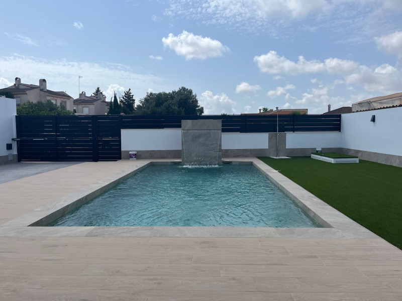 Obra nueva Villa independiente en El Oasis en San Fulgencio (Revista) photo 4