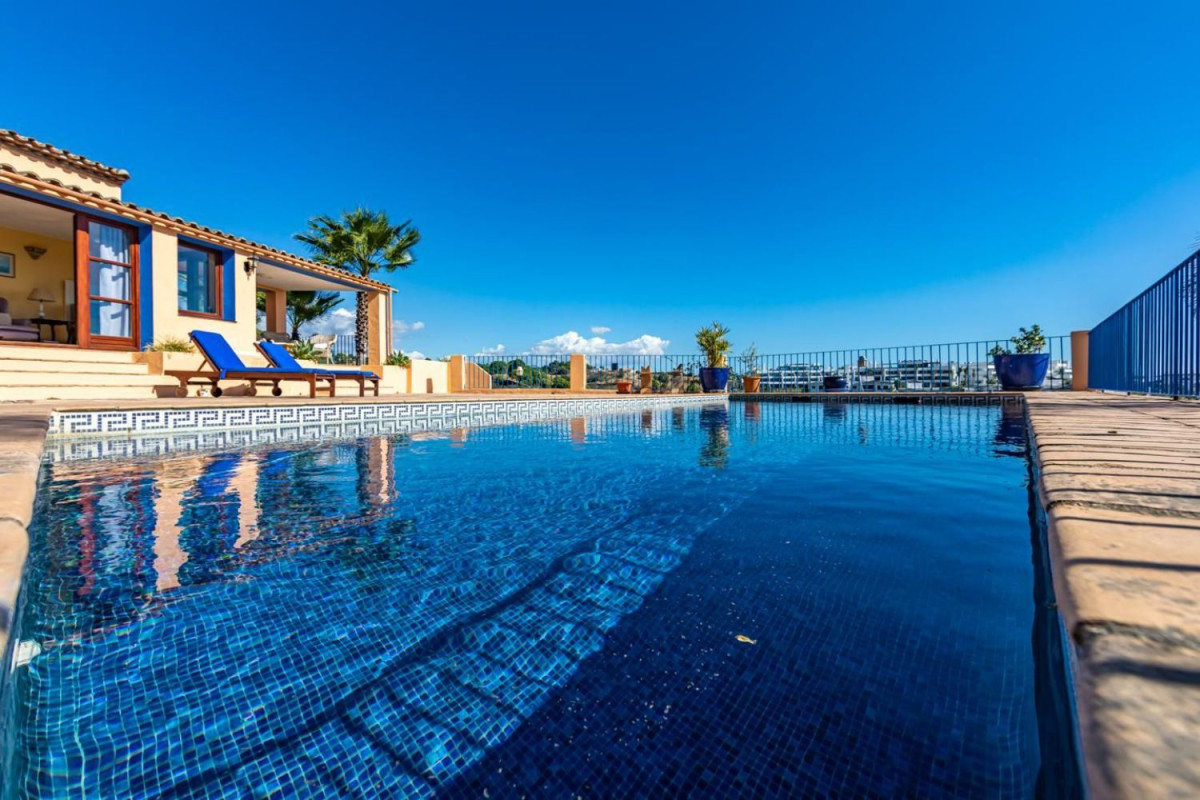 Sale of independent chalet in Avenida de los Reales, Estepona
 photo 3
