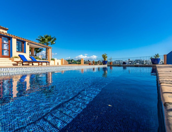 Chalet independiente en venta en Avenida de los Reales, Estepona thumbnail 2