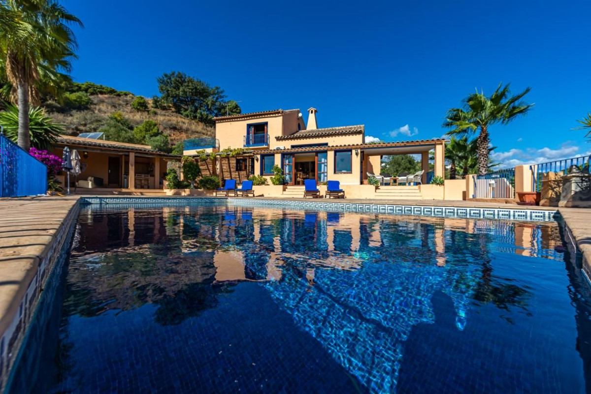 Sale of independent chalet in Avenida de los Reales, Estepona
 photo 4