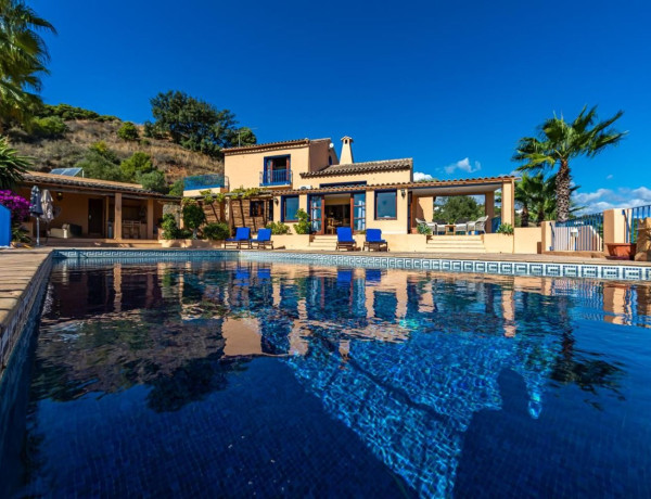 Chalet independiente en venta en  Avenida de los Reales, Estepona photo 4