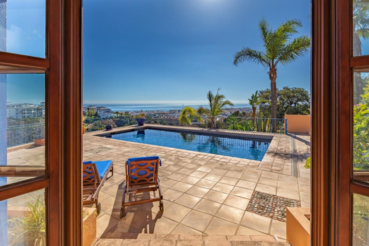 Sale of independent chalet in Avenida de los Reales, Estepona
 photo 5