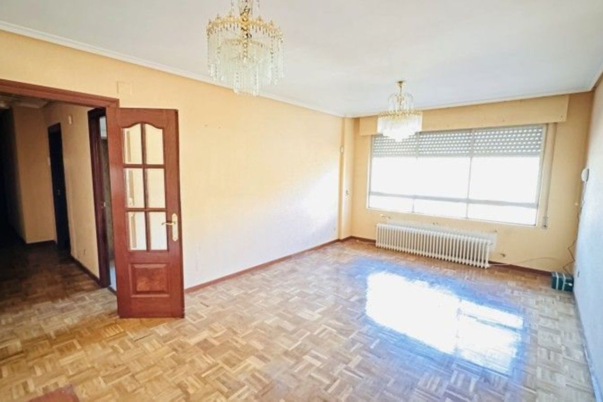 Piso en venta en calle Recesvinto, 2, Venta de Baños
photo 3