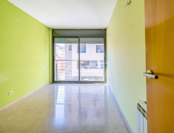 Bajo en venta en  Calle de Josep Carner, Lleida photo 1