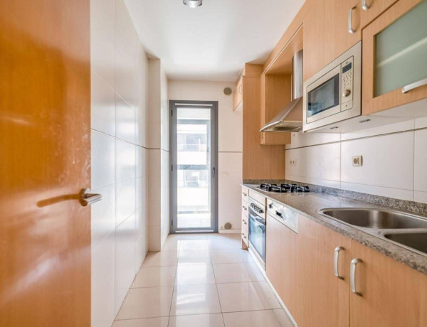 Bajo en venta en  Calle de Josep Carner, Lleida photo 3