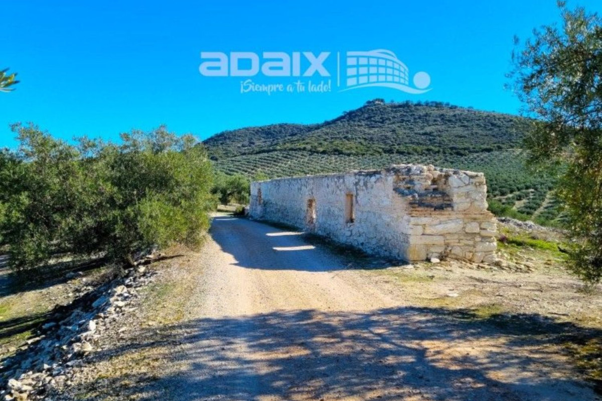 Terreno en venta en Lucena, Córdoba photo 2