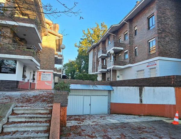 Garaje en venta en Avenida de Joaquin Fernandez Vallejo , Torrelavega photo 1