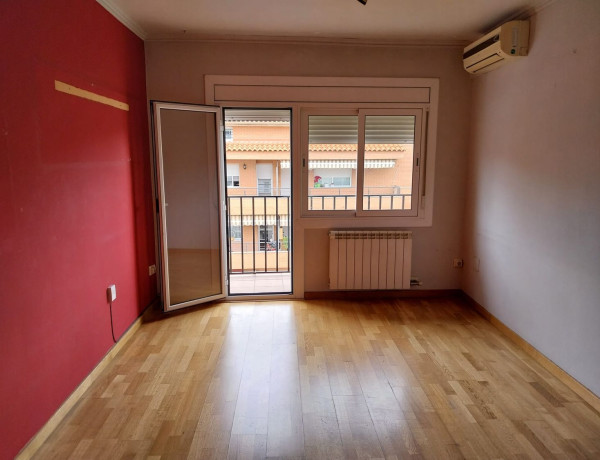 Apartment for sale in  Juan Ramon Jiménez, Rubí photo 3