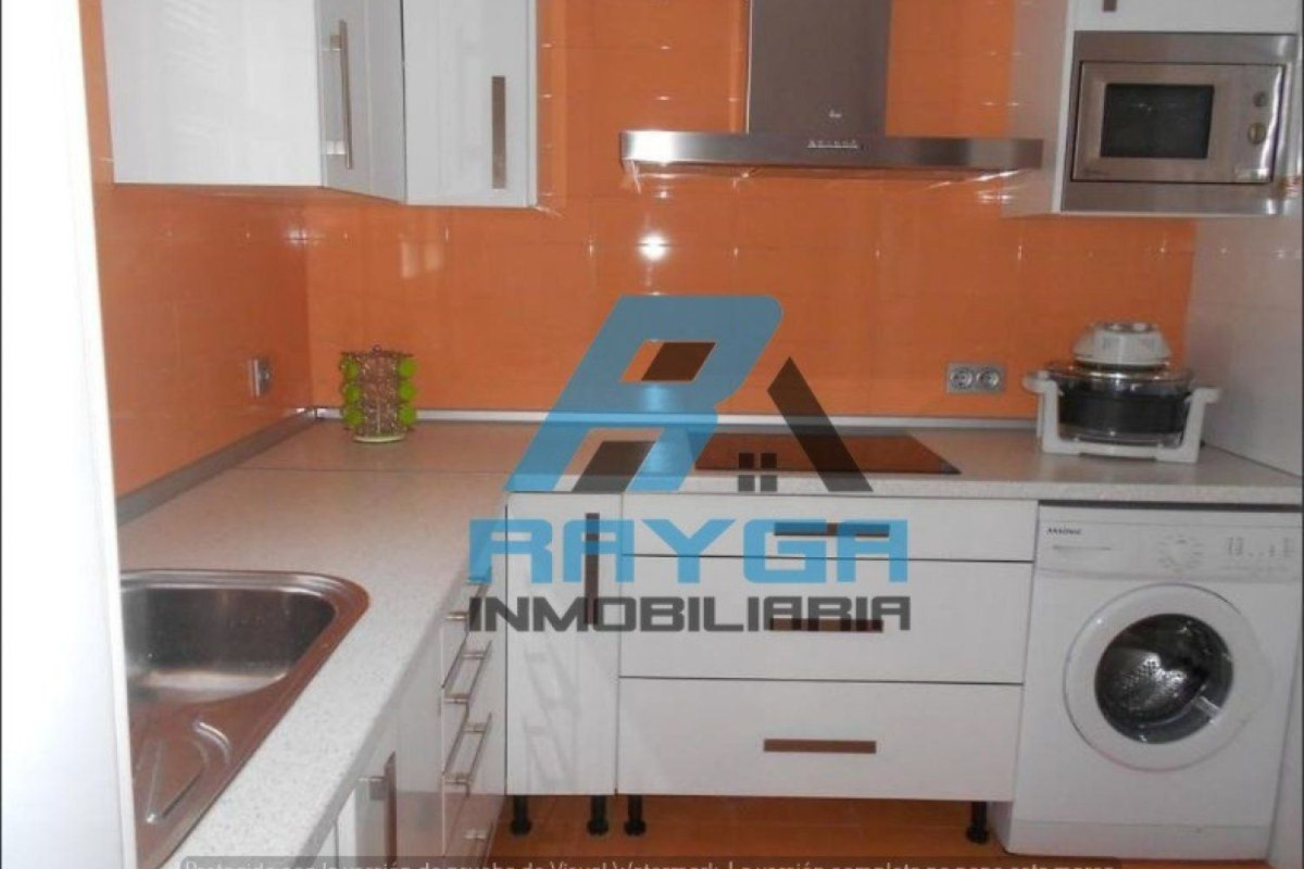 Venta de piso en Calle Escultor Antonio Cano, Dos Hermanas
 photo 3