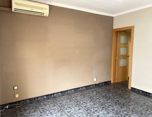 Piso en venta en  Cerdanyola , Mataró photo 4