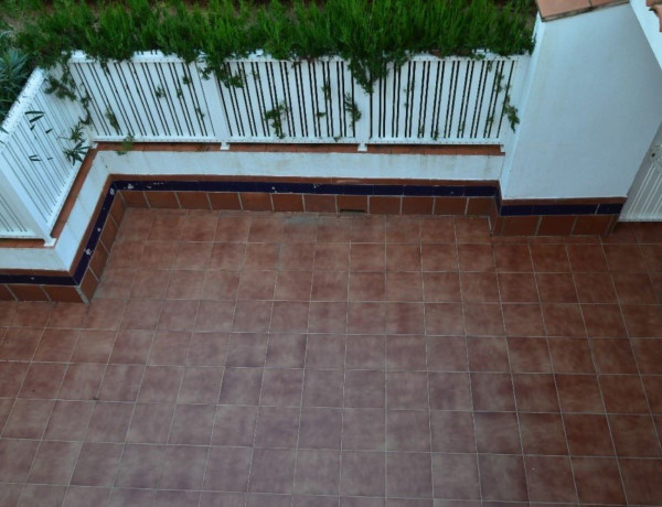 Dom w zabudowie bliźniaczej na sprzedaż w  Urbanizción Loma de Sancti Petri, 136 , Chiclana de la Frontera photo 2
