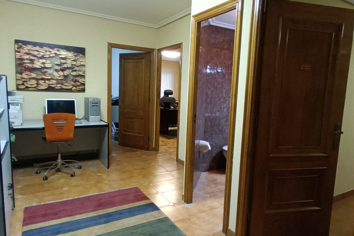 Venta de oficina en Calle de María Berdiales, 7 , Vigo photo 1