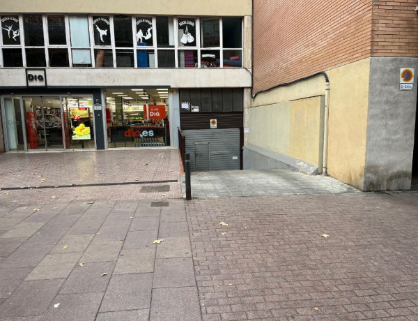 Продается гараж по адресу  Paseo de Fabra i Puig, 318 , Barcelona photo 1