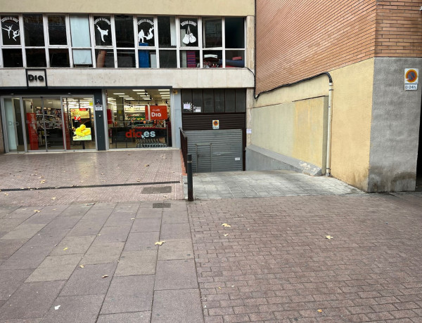 Продается гараж по адресу  Paseo de Fabra i Puig, 318 , Barcelona photo 2