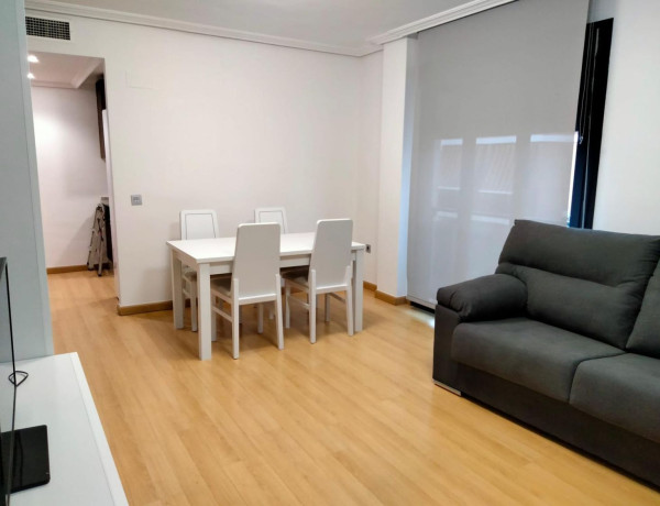 Piso en venta en Santa Rosa - Valdeolleros , Distrito Santa Rosa - Valdeolleros photo 1