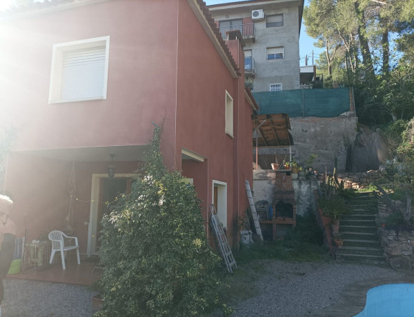Коттедж на продажу в , Corbera de Llobregat thumbnail 2