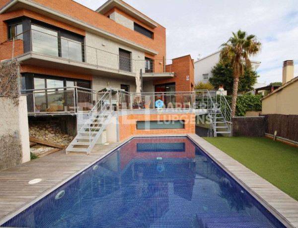 Коттедж на продажу в  XICRANDES, Vilanova i la Geltrú photo 1
