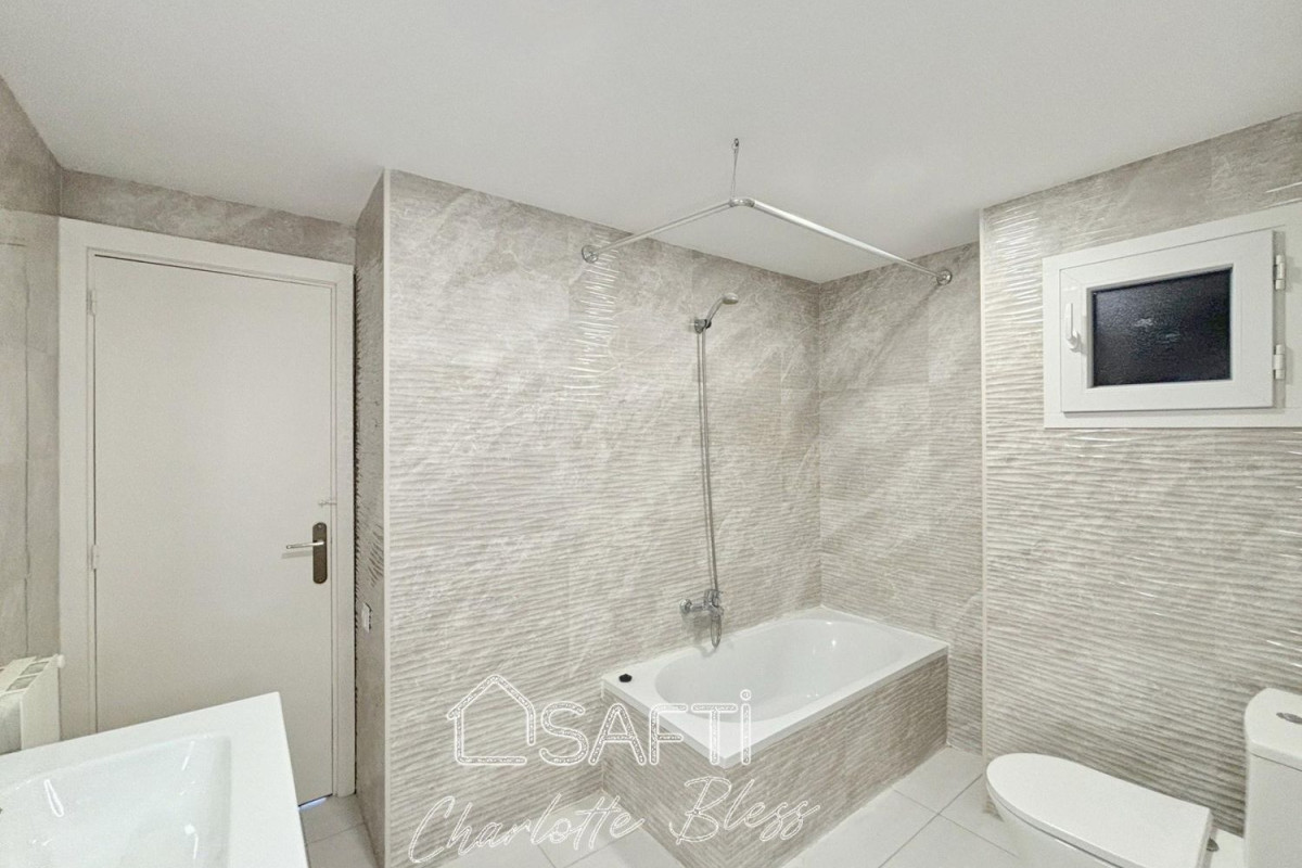 Sprzedaż mieszkania w Calle de la Cova Fumada, Castelldefels
 photo 5