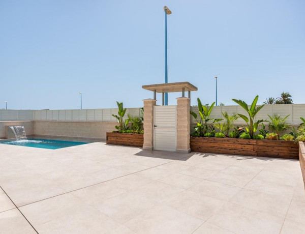 Chalet independiente en venta en  Avenida Ciudad de Barcelona, 1, Vera photo 1
