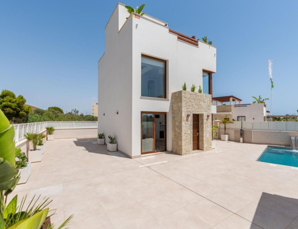 Chalet independiente en venta en  Avenida Ciudad de Barcelona, 1, Vera photo 3