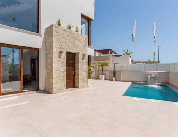 Chalet independiente en venta en  Avenida Ciudad de Barcelona, 1, Vera photo 4