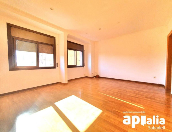 Продажа первого этажа в  Calle de Ferrer i Vidal, Sabadell photo 3