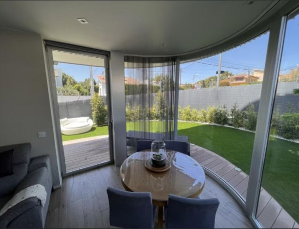 Duplex en venta en Av Badalona, Alella photo 1