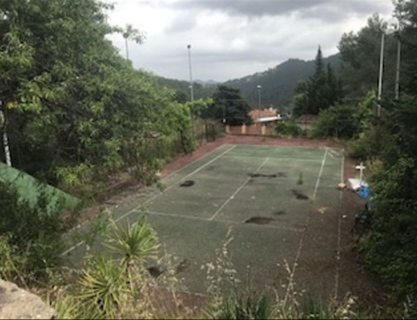 Terreno en venta en calle de l'Ordal photo 1