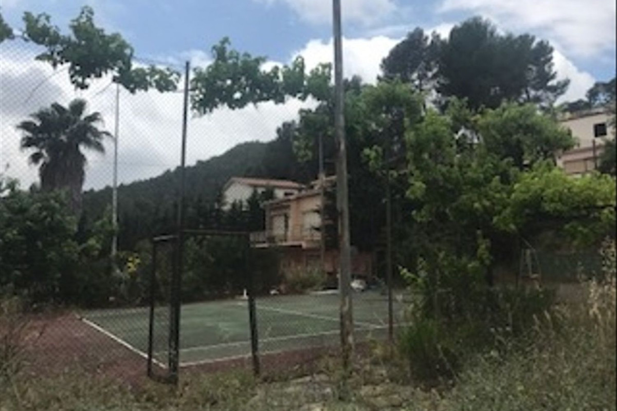 Działka na sprzedaż w Corbera de Llobregat, Barcelona photo 3