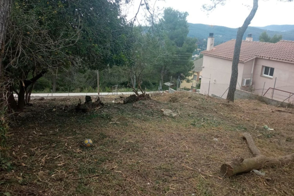 Terreno en venta en Corbera de Llobregat, Barcelona photo 3