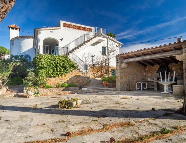 Chalet independiente en venta en  Eixample Turístic , L'Escala photo 4