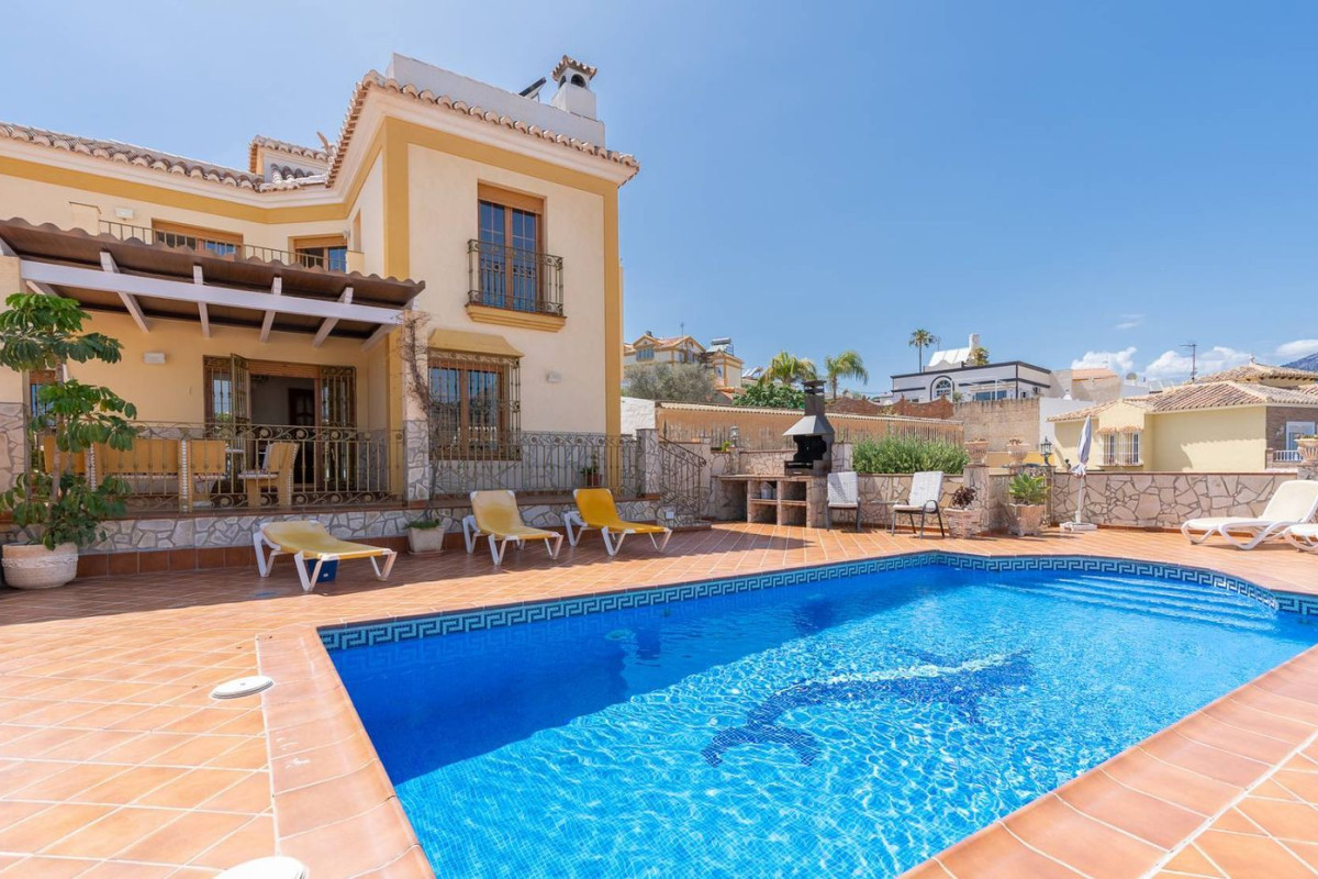 Sale of independent chalet in Calle Sedella s/n, Nerja
photo 1