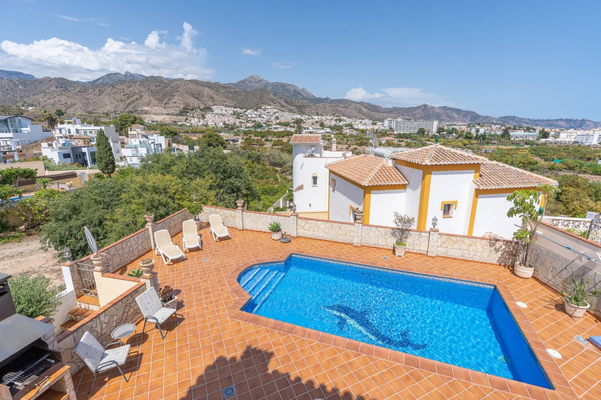 Sale of independent chalet in Calle Sedella s/n, Nerja
photo 2