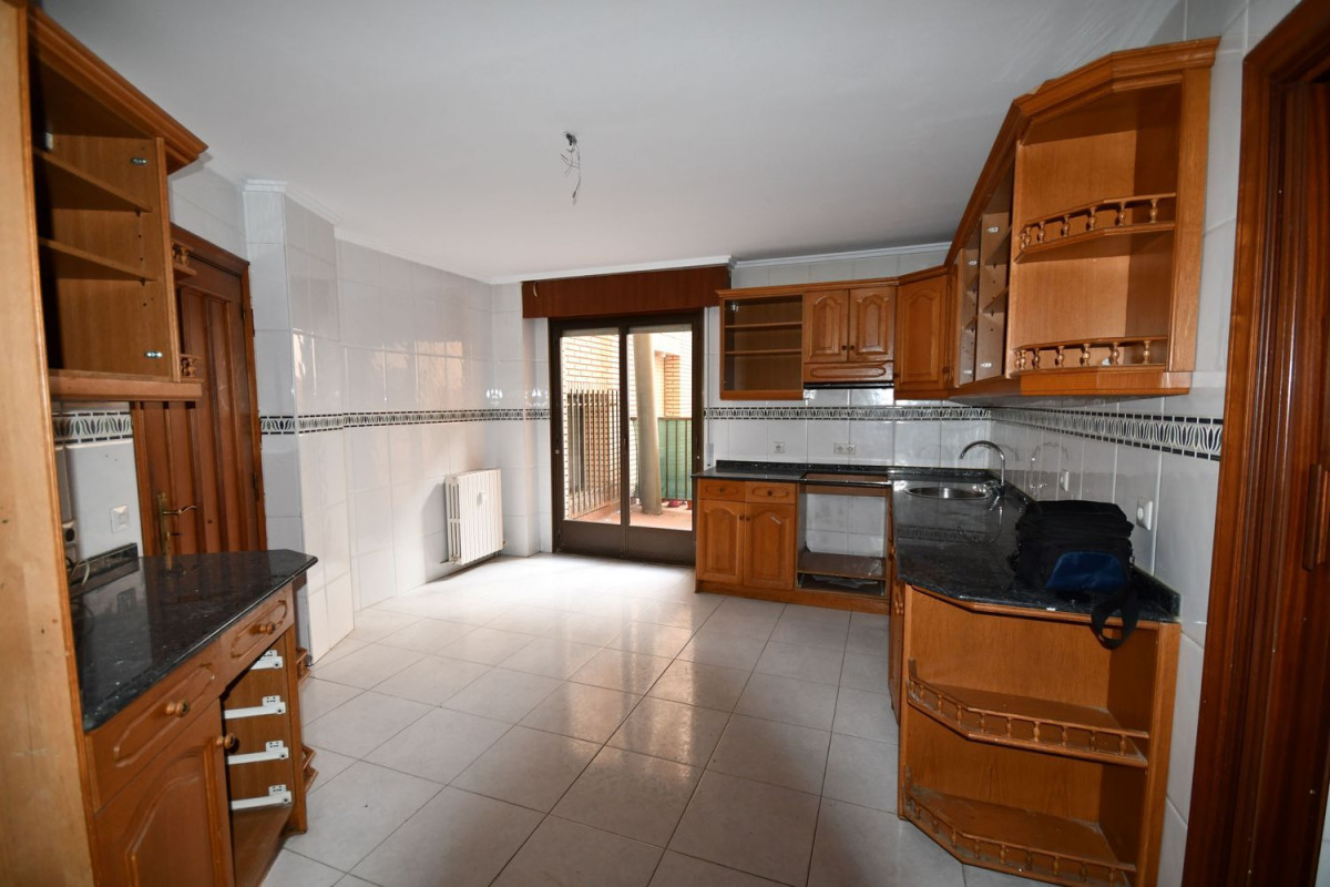 Sale of apartment in Calle San Antón, Logroño
photo 2